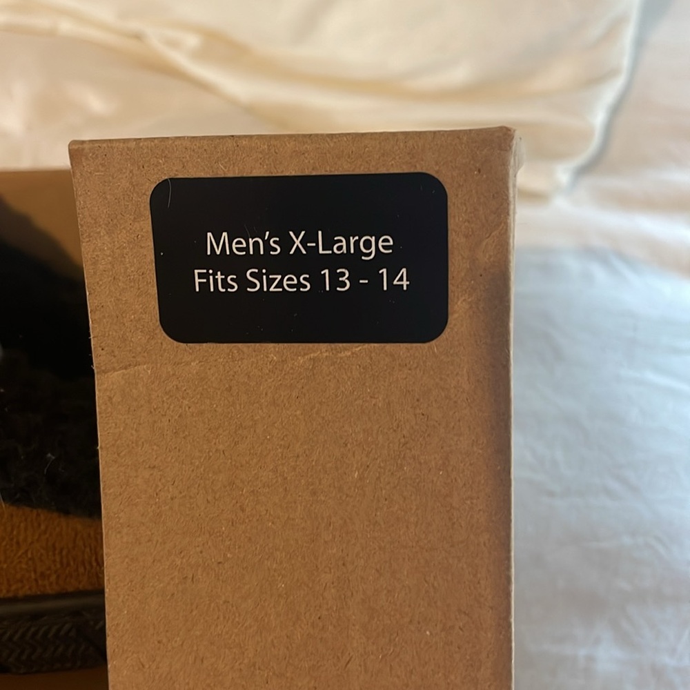 Never worn Ranger slippers - Picture 4 of 4